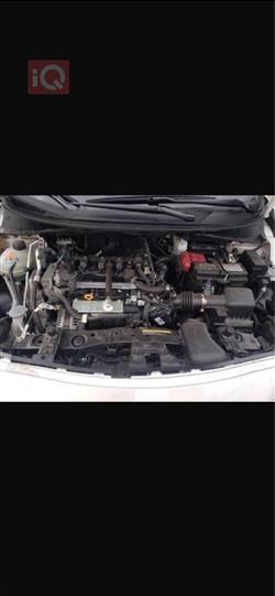 نيسان فيرسا